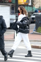Irina Shayk - heads out of her apartment to run errands in New York, 12/04/2020