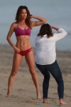 Brooke Burke L9VTb7yS_t