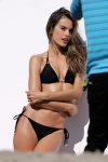 Alessandra Ambrosio - Page 3 E3b67Vmc_t