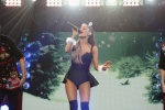 Ariana Grande - Page 3 MoxLU8lw_t