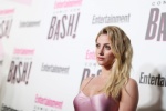 Lili Reinhart XdUACBT2_t