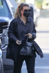 Sofia Richie - dresses down in dark colors for a dermatologist appointment in Beverly Hills, California | 12/17/2020