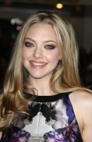 Amanda Seyfried Zki8nhtH_t