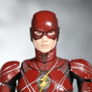 Justice League DC - Mafex (Medicom Toys) - Page 4 NgyRiJFn_t