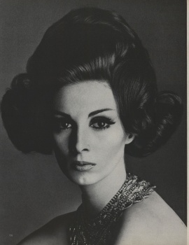 US Vogue November 1, 1962 : Sophia Loren by Bert Stern | the Fashion Spot
