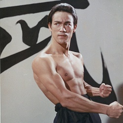 Кулак ярости / Fist of Fury (Брюс Ли / Bruce Lee, 1972) Du6FHjmw_t