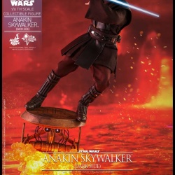 Star Wars Episode III : 1/6 Anakin Skywalker (Dark Side) (Hot Toys) 8oeROHpU_t