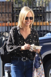 Melora Hardin - Walks to practice with sushi in hand in Los Angeles, November 13, 2021