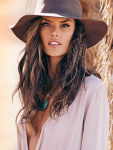 Alessandra Ambrosio - Page 7 IZSRlgis_t