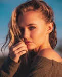 Madison Iseman Zc0uWzkE_t