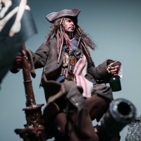 Jack Sparrow 1/6 - Pirates of the Caribbean : Dead Men Tell No Tales (Hot Toys) K71u33N2_t