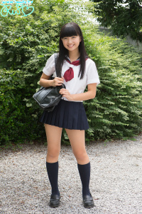 Rei Kuromiya en cosplay de Colegiala