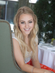 AnnaSophia Robb 9S8NqOSY_t