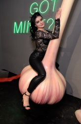 Ariel Winter - Dumpling & Associates pop-up art exhibition in Downtown Los Angeles December 2, 2019