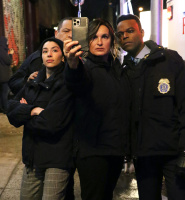 Mariska Hargitay - On the set of 'Law and Order: Special Victims Unit' in Chelsea, New York 02/24/2021