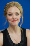 Amanda Seyfried - Page 4 60EYdFld_t