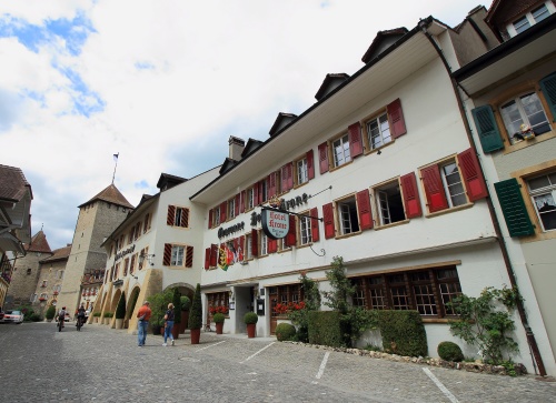De ruta en ruta por Suiza, 2023 - Blogs de Suiza - 3 DE JULIO. LLEGADA A SUIZA. MURTEN Y LLEGADA A REICHENBACH (3)
