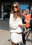 Alessandra Ambrosio LRMeQYNE_t