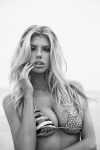 Charlotte McKinney NB5D9w3N_t