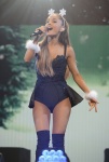 Ariana Grande - Page 3 8Q6jxc3B_t