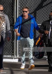 2023/01/23 - David Duchovny is seen in Los Angeles, California PVc0m4rG_t