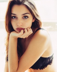 Celine Farach Wavuy5h9_t