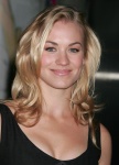 Yvonne Strahovski BsEQtrHE_t