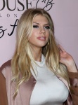 Charlotte McKinney - Page 4 NvAuEXmU_t