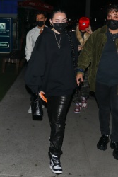 Noah Cyrus - Wears trendy leather pants to dinner with her boys in Los Angeles, November 5, 2021