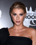 Charlotte McKinney - Page 3 GxmVuDXM_t