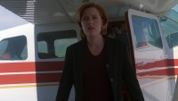 Gillian Anderson - The X-Files S06E08: Rain King 1999, 44x