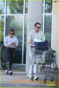 2022/07/18 - David at the upscale market Erewhon in Calabasas, CA Cex6nXke_t