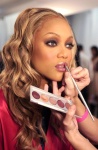 Tyra Banks FlpNQh5b_t