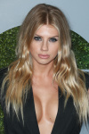 Charlotte McKinney - Page 2 RXDhr3pj_t