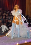 Victoria’s Secret Fashion Show 2003 – Runway – 4 Sexy Kittens – Ana Beatriz Barros L87EtFbe_t