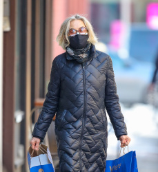 Jessica Lange - Spotted walking home with hands full after shopping at The Container Store in New York, February 10, 2021