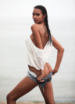 Lais Ribeiro DiT4kpYm_t