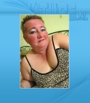 Mature Ellie (41) - chunky mature housewife playing with herself  Mature.nl