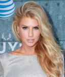 Charlotte McKinney ZV7coea6_t