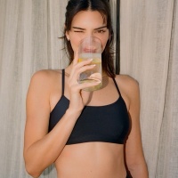 Kendall Jenner - Page 20 WxmT3lGl_t