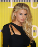 Charlotte McKinney Zxvn6tfm_t