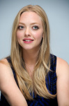 Amanda Seyfried - Page 4 DdEPQYD3_t