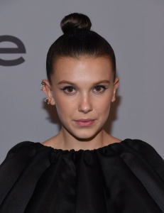 Millie Bobby Brown - Page 2 22CS6Dd2_t