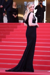 Kristen Dunst - Premiere of Kinds of Kindness at the 77th annual Cannes Film Festival at Palais des Festivals in Cannes 05/17/2024