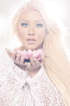 Christina Aguilera - Page 3 FFTowtWt_t