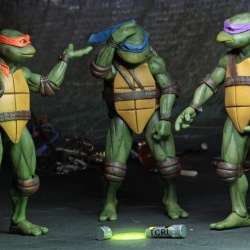 Teenage Mutant Ninja Turtles 1990 Exclusive Set (Neca) 1vVPETeW_t