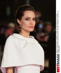 Анджелина Джоли (Angelina Jolie) фото "BESTIMAGE" (138xUHQ) 0wahdcU9_t