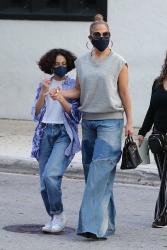 Jennifer Lopez - goes Christmas shopping with her daughter in Miami, Florida | 12/22/2020