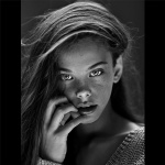 Meika Woollard SkzeOMtl_t