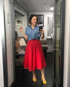 Erin Krakow DWPpAKoQ_t